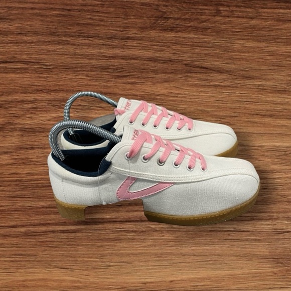 Tretorn Shoes - Women’s TRETORN Nylite Plus Canvas Vintage Inspired Sneakers, Size 7.5.